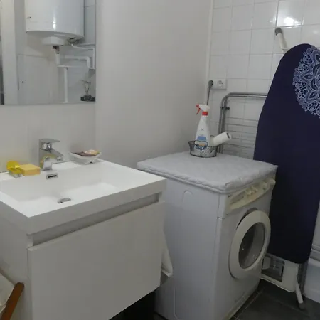 T2 Calme Entier 45 M² Sur Debourg/gerland 리옹